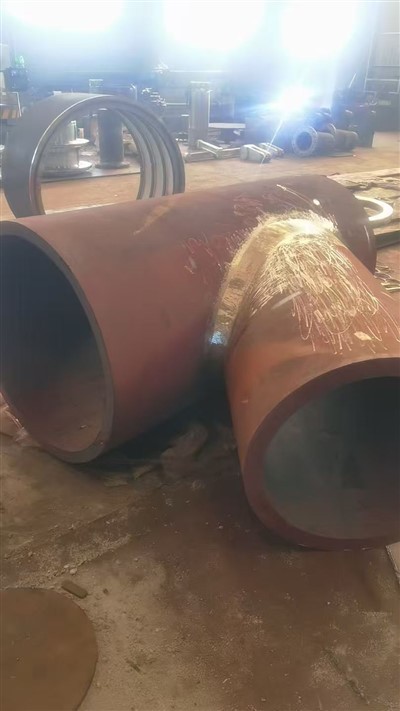 711 × 610 × 52 qalin - devorli uglerod po'lat pereled y - turdagi